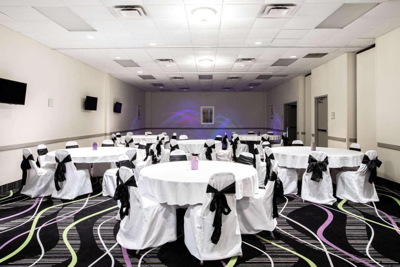La Quinta Inn By Wyndham Davenport & Conference Center מראה חיצוני תמונה