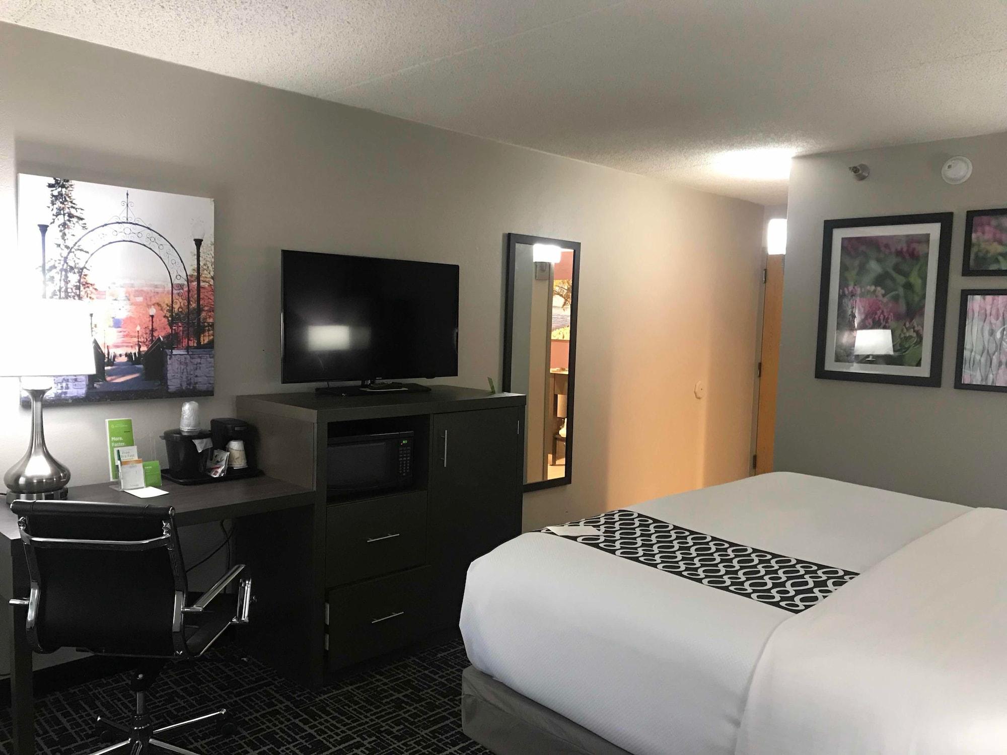 La Quinta Inn By Wyndham Davenport & Conference Center מראה חיצוני תמונה