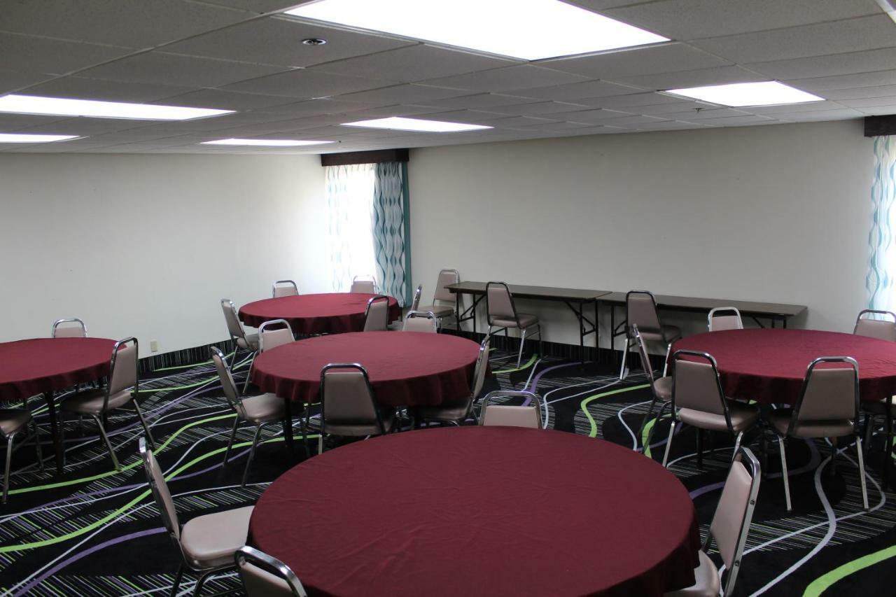 La Quinta Inn By Wyndham Davenport & Conference Center מראה חיצוני תמונה