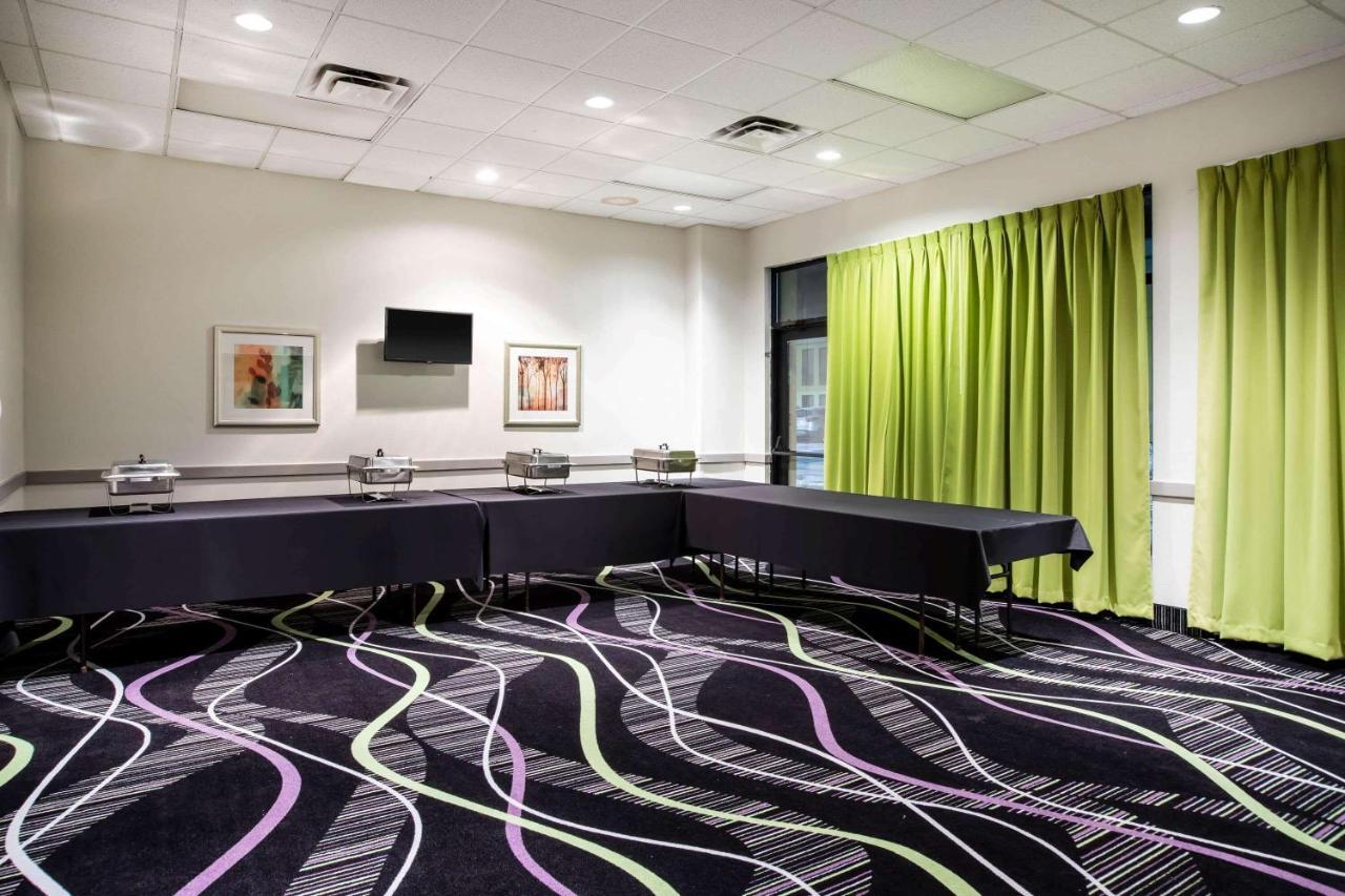 La Quinta Inn By Wyndham Davenport & Conference Center מראה חיצוני תמונה